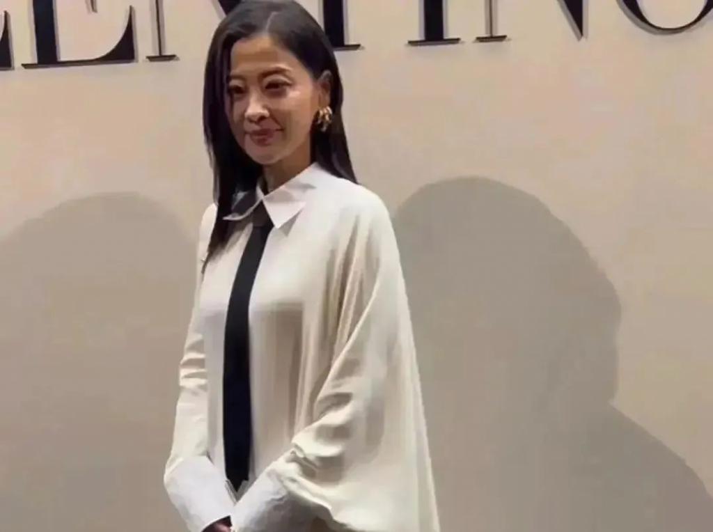 “不老女神”是假的！眼袋重、皱纹深、生图揭露“人间真实”