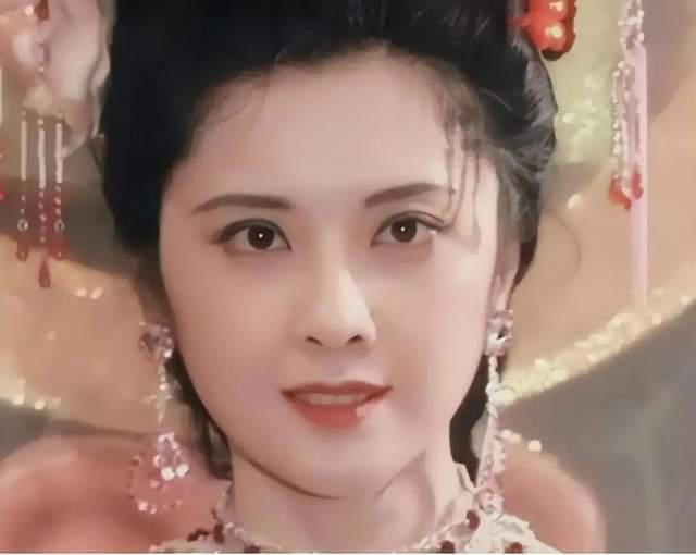 西游记第一美人：惹“唐僧”心动，一生无儿无女，71岁依旧优雅