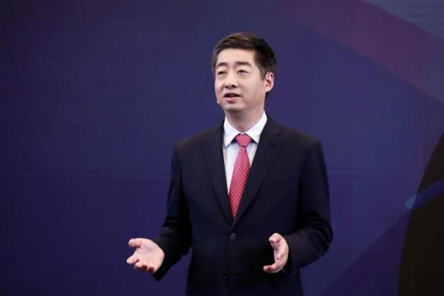 华为官宣！今日起，胡厚崑接替孟晚舟当值轮值董事长