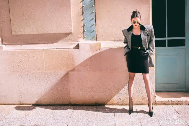 古力娜扎回溯经典穿搭闪耀巴黎