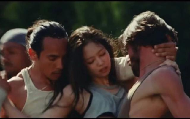 Jennie拍片Lisa艳舞，韩国女团的再就业危机