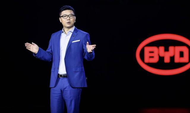 离开奔驰以后，比亚迪单亲抚养的腾势，茁壮成长了