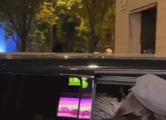 Lisa疯马秀表演照曝光！服装性感暴露，本人配文：缺人就联系我