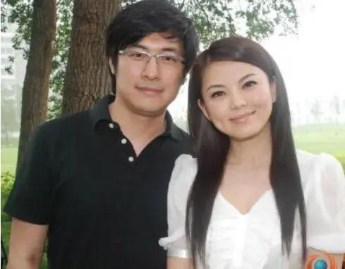 王岳伦首次回应离婚原因，哽咽到说不下去