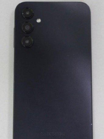 三星 Galaxy M44 手机背面照片曝光，配骁龙 888 处理器