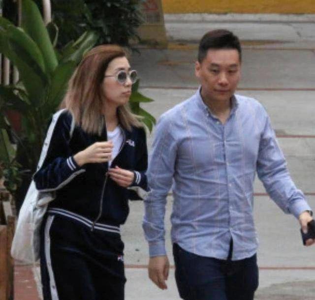 突然结婚！地下恋11年，终于修成正果了？！