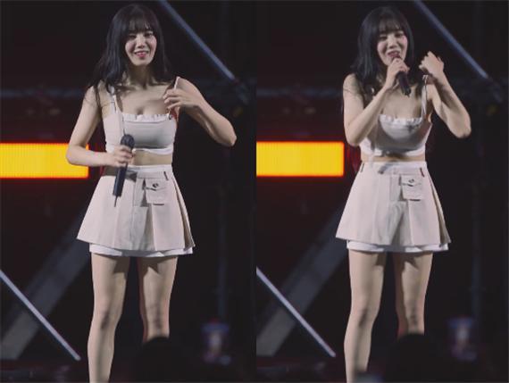 意外事故还是故意设计？新晋韩流女神肩带掉落险酿舞台走光