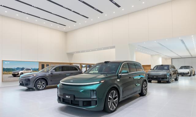 理想的头号对手，是华为？