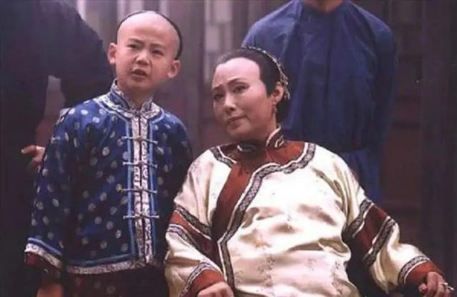 陈宝国卖房郭宝昌被踢出剧组，22年后《大宅门》为何还没过时