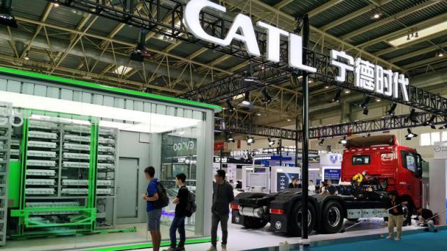 “宁王”股价已腰斩，一度跌破年内新低