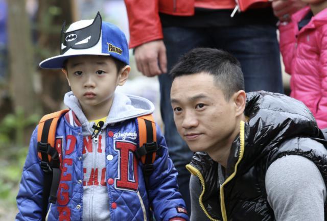 还记得奥运冠军杨威吗？终身佩戴呼吸机？