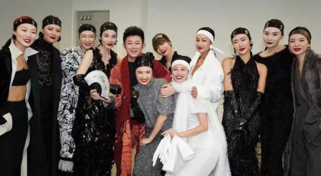 泼天狗血！老天王隐婚出轨，受骗女孩倒贴花钱