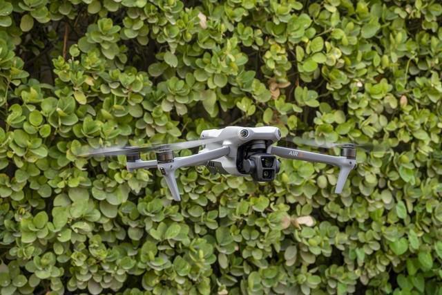 双主摄 全向避障 46分钟续航 大疆Air 3准旗舰无人机到底怎么样