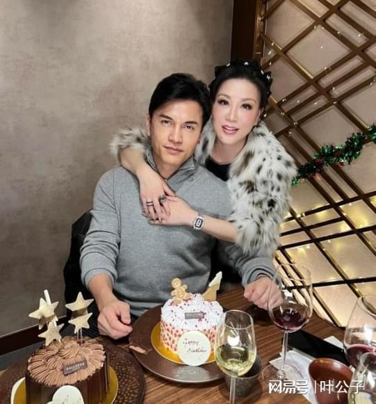 吕良伟富婆妻子办聚会！美貌不输闺蜜关之琳