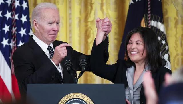 王毅：中日国民感情近年在低位徘徊 必须高度重视并共同扭转