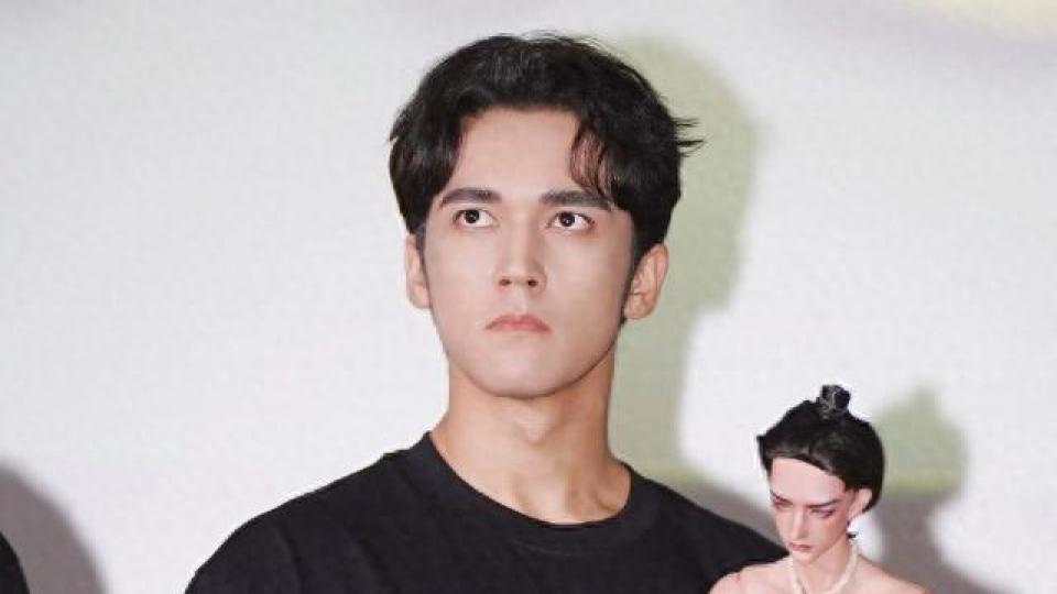 无视离婚、被同性室友爆料风波，《封神》官博转发陈牧驰大片力挺