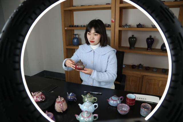 东方甄选推会员制，能留下多少“丈母娘”？