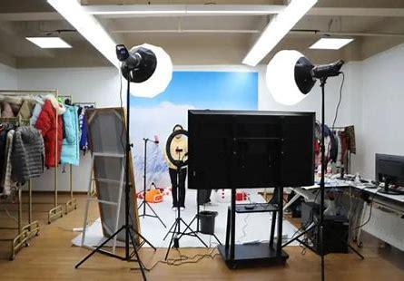 “没错 对的”……会接话月薪8K起？直播捧哏火了