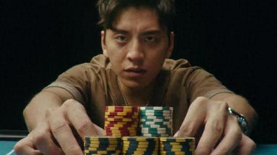 王大陆戴名表现身澳门赌场 网友调侃：本色出演