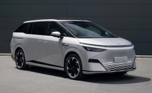 40万买小鹏X9，什么年轻人这么「勇」？