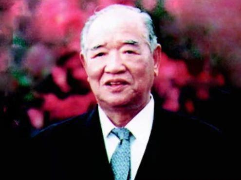 一生拯救180多家企业，他说，不景气就是机会