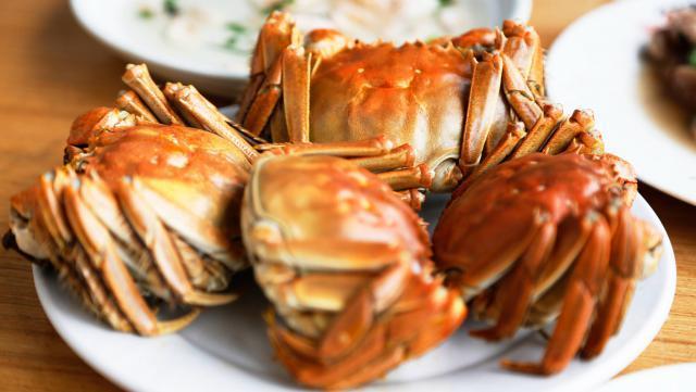 价格跳水，消费者不爱吃大闸蟹了？