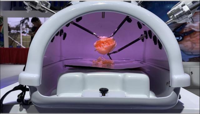 185倍涨幅，达芬奇机器人是如何讲述“药械之王”故事的？