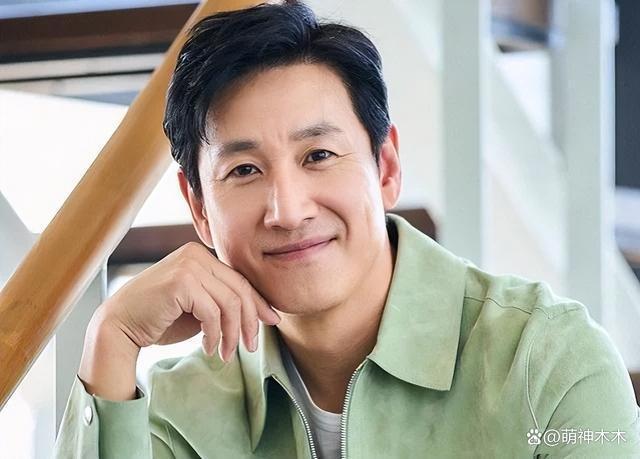 李善均等人被限制出境，妻子得知后险些昏迷，却被指早就知情