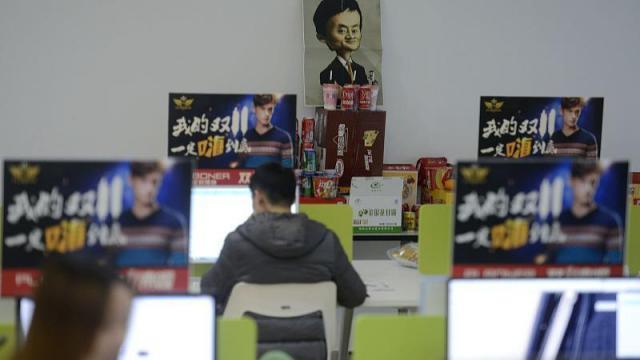 李佳琦掉的每一根毛，都有人想黏自己身上