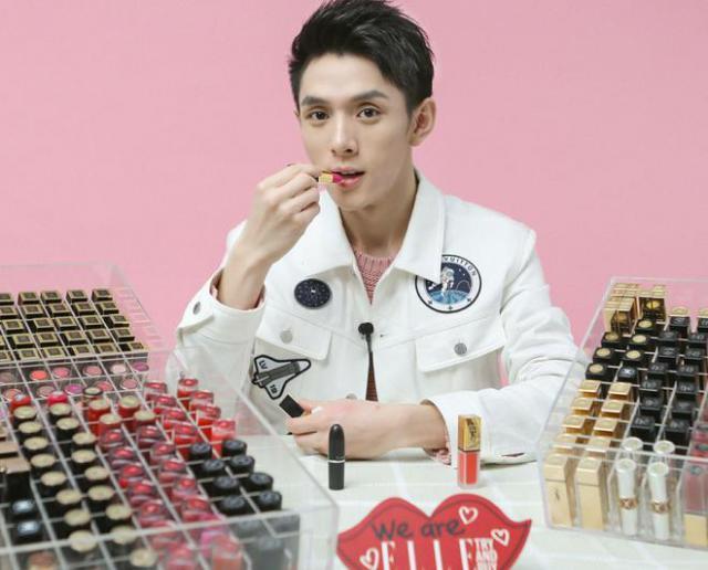 李佳琦直播间冲锋衣不够抢 价格比旗舰店还高