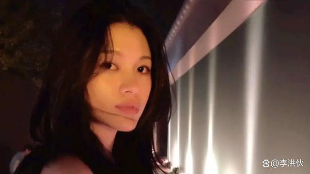 当葛荟婕得知汪峰有30亿财产后，她的反应太真实了