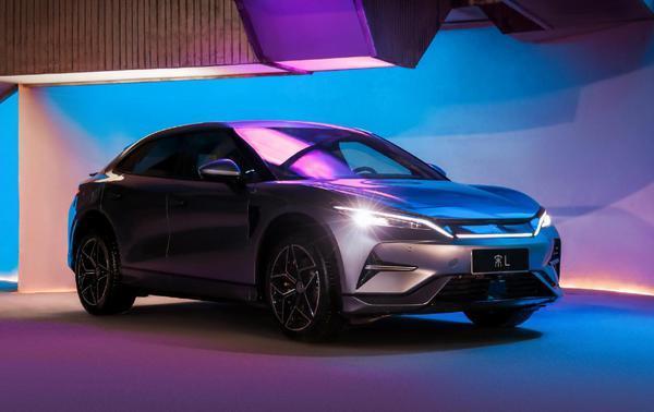 中国五大车企三季度营收近4900亿 比亚迪利润占比近半