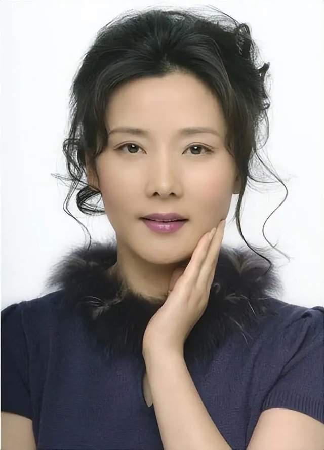 万茜调侃何赛飞有什么代表作品？她回答：请客不要怕吃胖