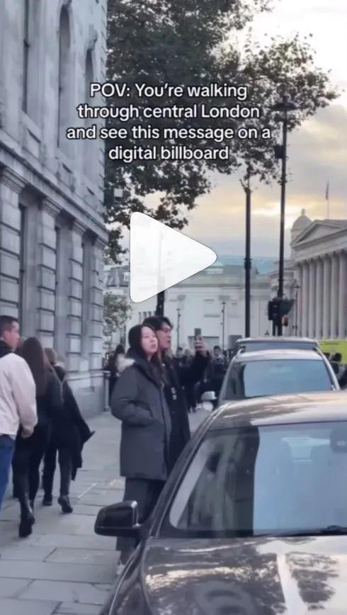 男友出轨，英国妹子直接包下广告牌痛骂渣男！全英一起吃瓜