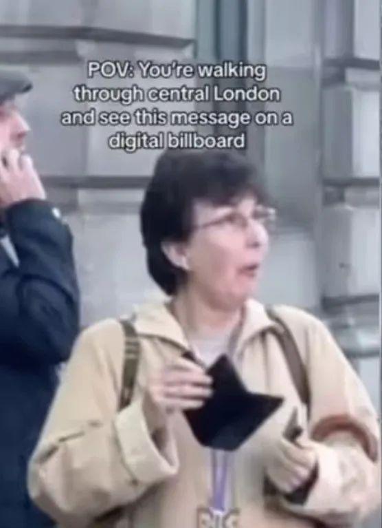 男友出轨，英国妹子直接包下广告牌痛骂渣男！全英一起吃瓜