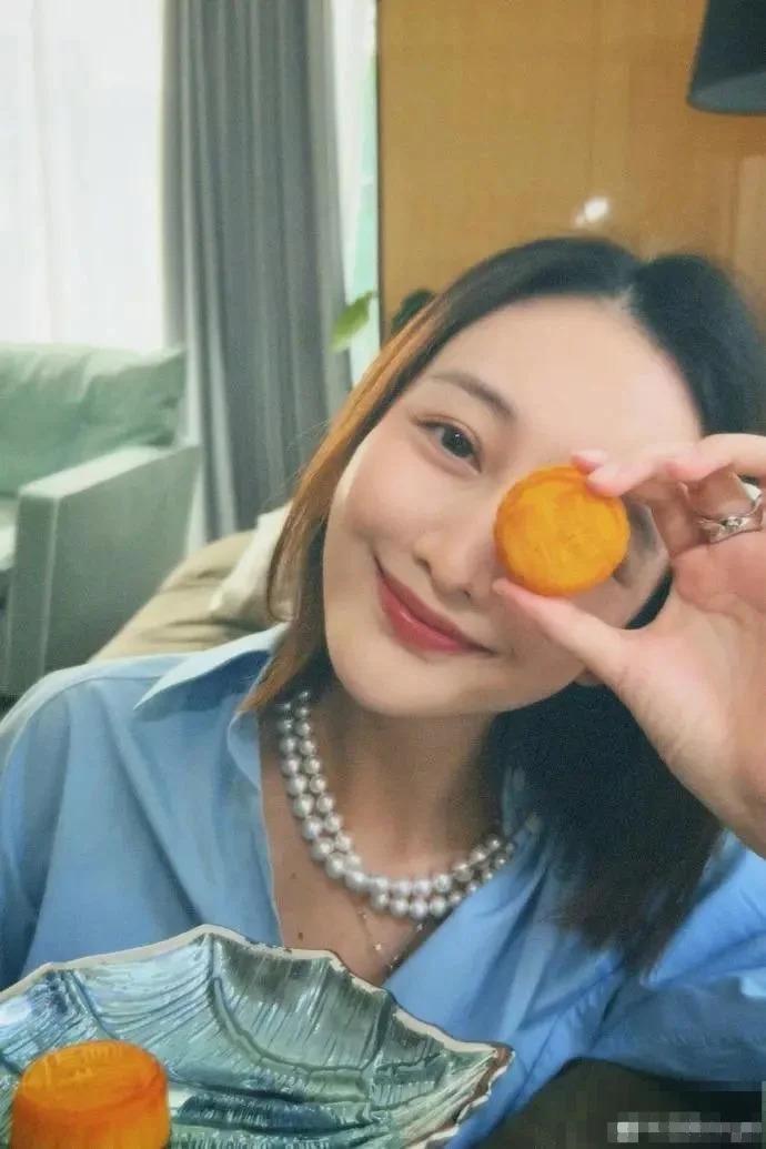 妈呀！41岁怀孕了，怕被骂，不敢露面？