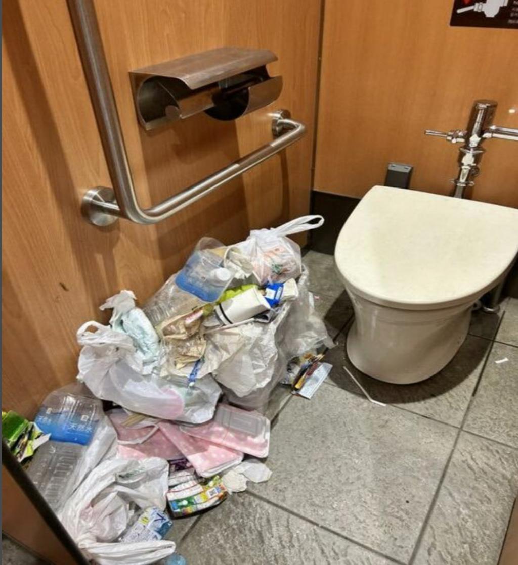 日本人怒怼外国游客是“社会公害”：闯民居、偷厕纸、在停车场生火过夜…