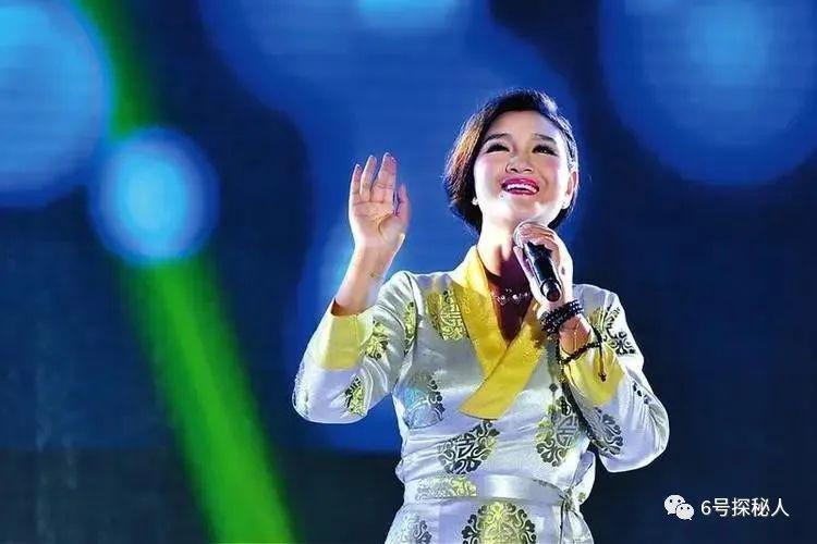 4年前被刀郎告上法庭后退出歌坛的降央卓玛，现在怎么样了