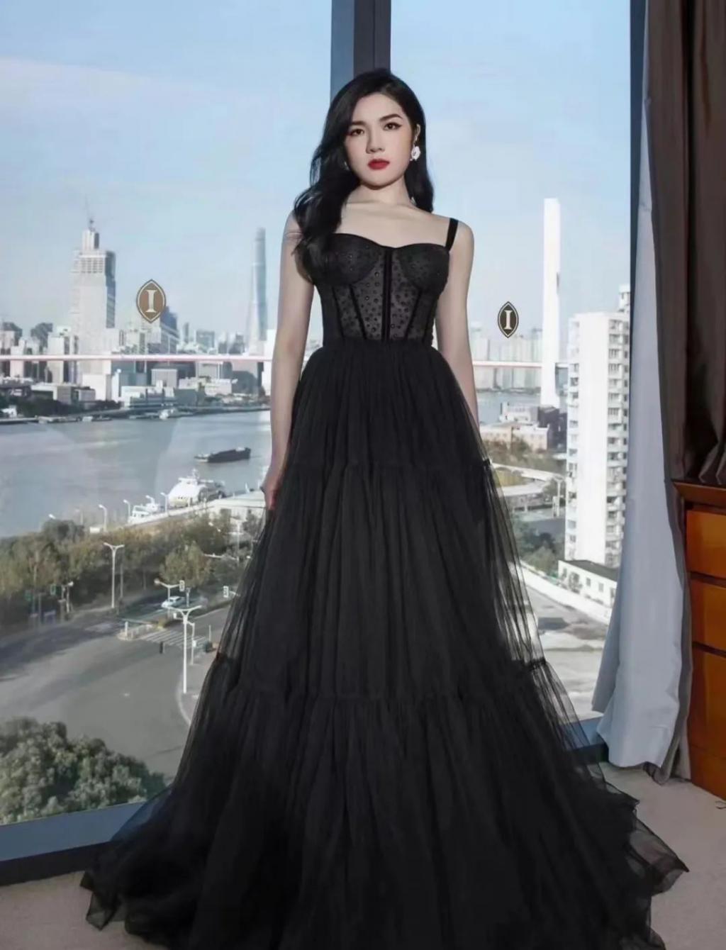 红毯年年有，今年看个乐呵吧