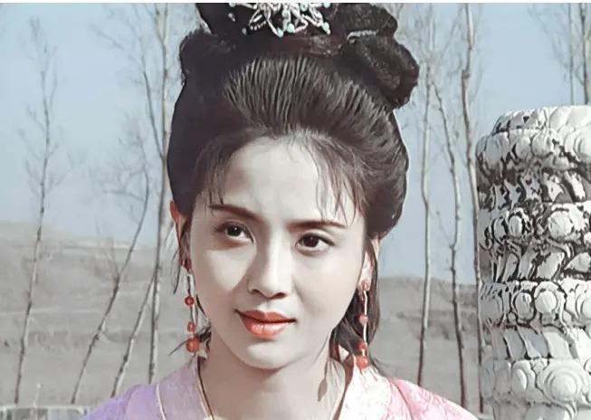 “内地第一美人”与朱琳齐名，差点被折磨至残废，她到底咋了