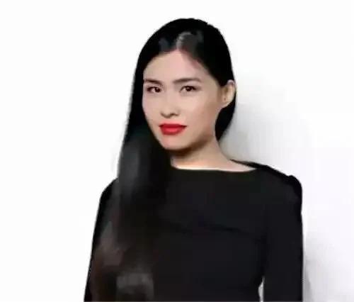 那个嫁给欧洲王子当上王妃的中国姑娘，现在怎么样了？
