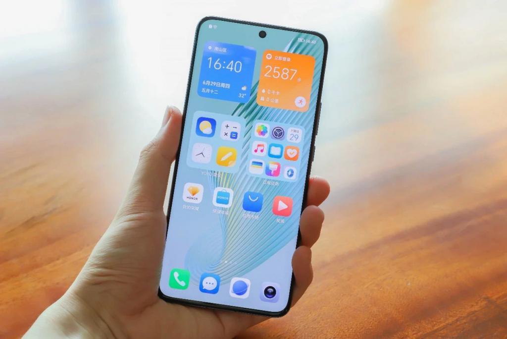 “直屏党”还是“曲面派”？曲直屏之争，谁应该成为手机屏幕主流？