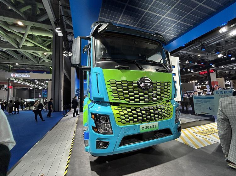 5分钟完成补能 丰田展示氢燃料换瓶补能技术