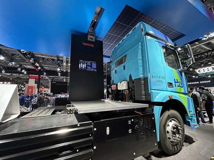 5分钟完成补能 丰田展示氢燃料换瓶补能技术