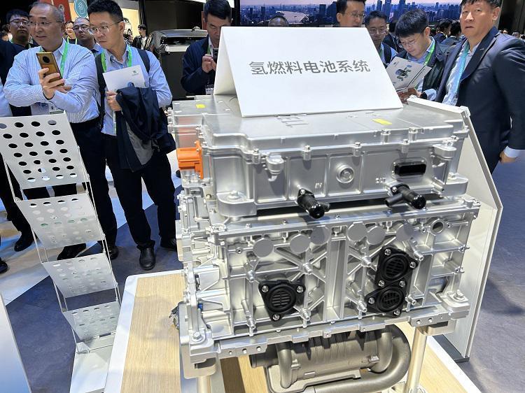 5分钟完成补能 丰田展示氢燃料换瓶补能技术