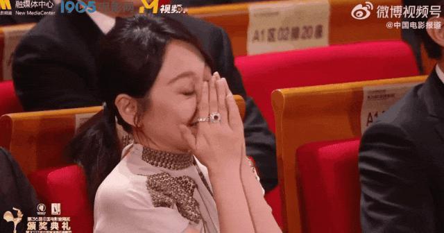 李雪健获金鸡最佳男配，王一博表情耐人寻味，各家心思猜不透