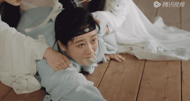 从田曦薇到95花：那些被困住的“甜妹”