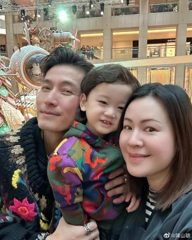 耍大牌？TVB视帝深圳开工获粉丝要求合照无回应，网民说法不一