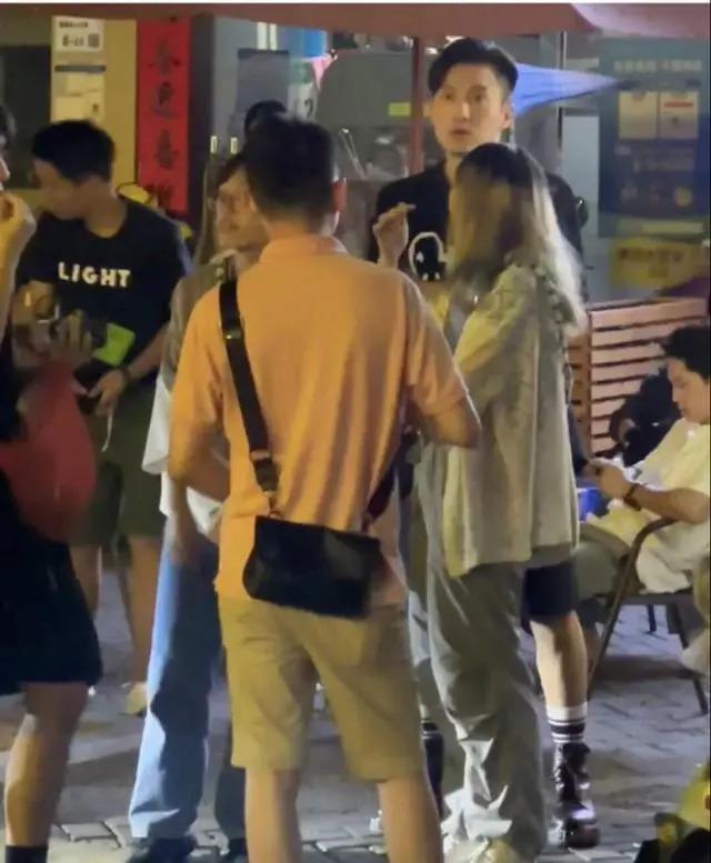 耍大牌？TVB视帝深圳开工获粉丝要求合照无回应，网民说法不一