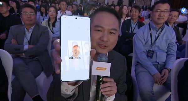 有内鬼！疑似Redmi K70真机意外被小米高管曝光 屏占比逆天！